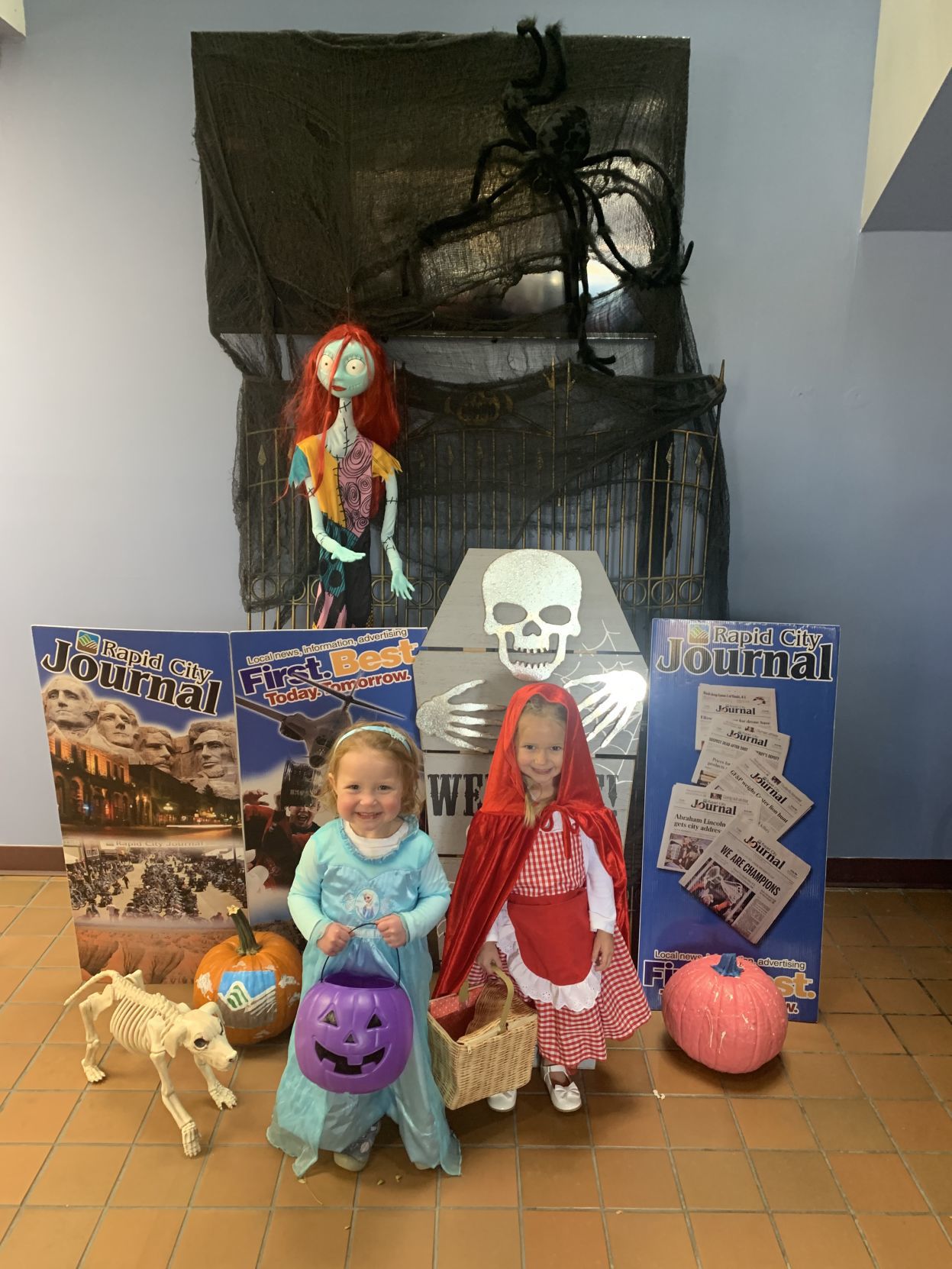 Halloween Pictures to run in Thursday's paper 017.JPG